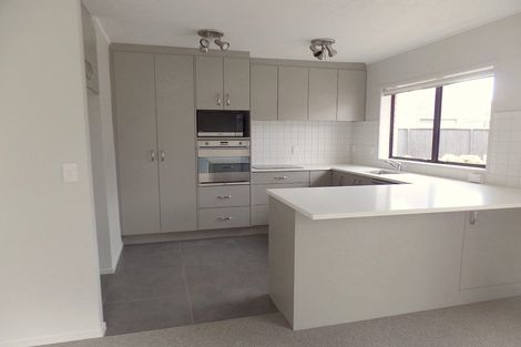 Photo of property in 2/92 Nile Road, Milford, Auckland, 0620