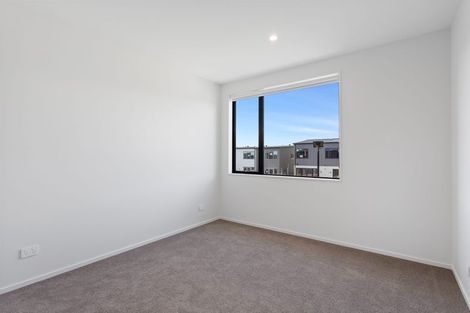 Photo of property in 24 Viridian Avenue, Rosehill, 2113