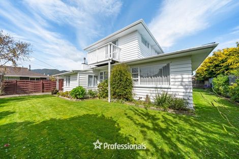 Photo of property in 13 Whites Line West, Woburn, Lower Hutt, 5010