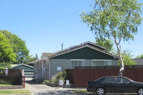 Photo of property in 16 Manuel Place, Bishopdale, Christchurch, 8053