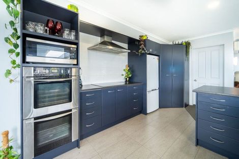 Photo of property in 19 Simpson Road, Papamoa Beach, Papamoa, 3118