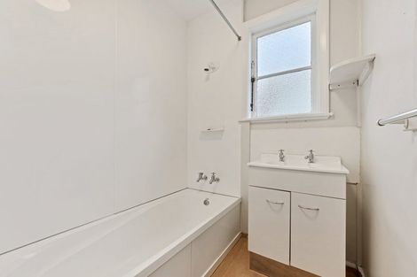 Photo of property in 42 Pitcairn Crescent, Bryndwr, Christchurch, 8053