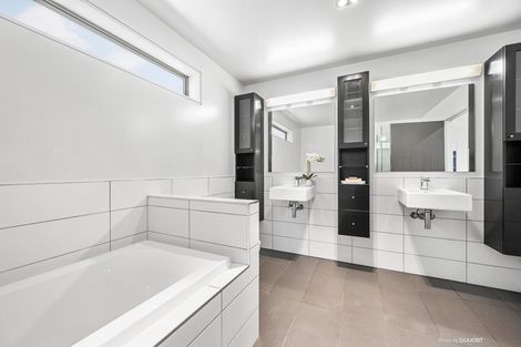 Photo of property in 2 Coolidge Street, Brooklyn, Wellington, 6021