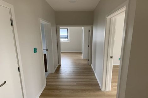 Photo of property in 5 Tawa Road, Te Atatu Peninsula, Auckland, 0610