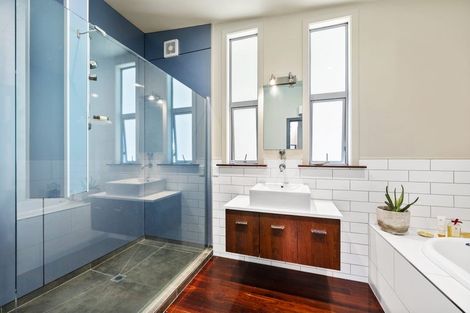 Photo of property in 30b Kaihuia Street, Northland, Wellington, 6012