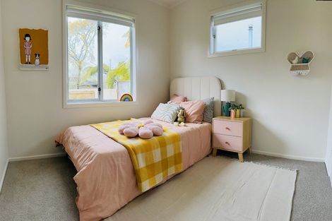 Photo of property in 5 Nikau Street, Inglewood, 4330