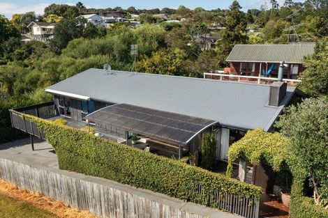 Photo of property in 61a Fairmount Road, Titirangi, Auckland, 0604