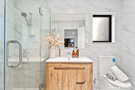 Photo of property in 26-28 Pomaria Road, Henderson, Auckland, 0610