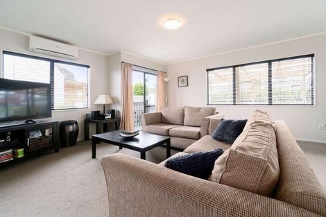 Photo of property in 87 Hobsonville Road, West Harbour, Auckland, 0618