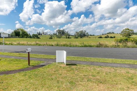 Photo of property in 32 Foster Road, Temple View, Hamilton, 3218
