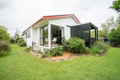 Photo of property in 765 Makerua Road, Tokomaru, Palmerston North, 4474