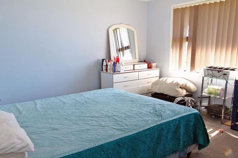Photo of property in 64 Hollyford Drive, Clover Park, Auckland, 2105