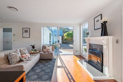 Photo of property in 69 Thatcher Crescent, Crofton Downs, Wellington, 6035