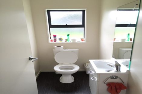 Photo of property in 6 Pyramid Place, Glen Eden, Auckland, 0602