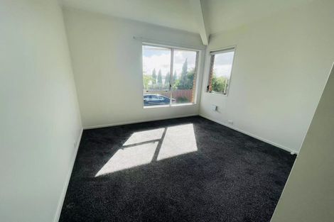 Photo of property in 1/85 Ocean View Road, Hillcrest, Auckland, 0627