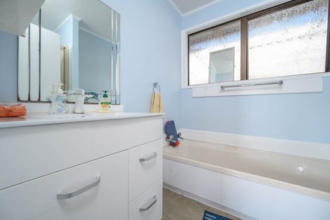 Photo of property in 68 Sunvue Road, Glen Eden, Auckland, 0602