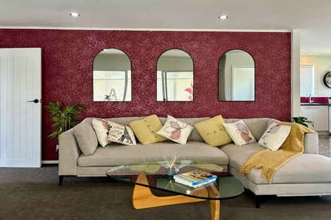 Photo of property in 5 Silverwood Place, Hornby, Christchurch, 8042