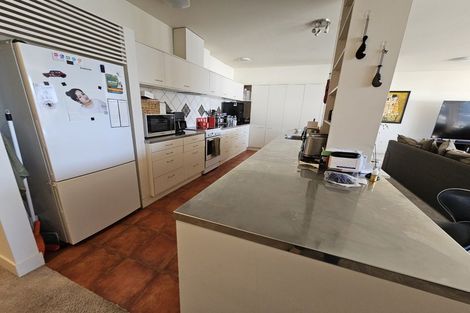 Photo of property in 222 Oriental Parade, Oriental Bay, Wellington, 6011