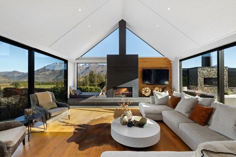 Photo of property in 8 Arran Lane, Jacks Point, Queenstown, 9371