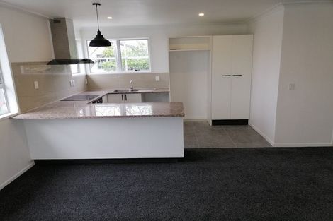 Photo of property in 20 Malmo Place, Massey, Auckland, 0614