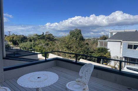 Photo of property in 4/6 City View Terrace, Birkenhead, Auckland, 0626