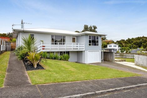 Photo of property in 117 Awanui Street, Merrilands, New Plymouth, 4312