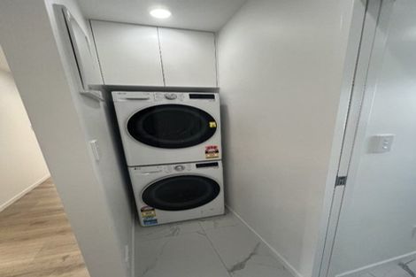 Photo of property in 1/54 Trias Road, Totara Vale, Auckland, 0629