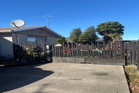 Photo of property in 2/74 Solomon Avenue, Redwood, Christchurch, 8051