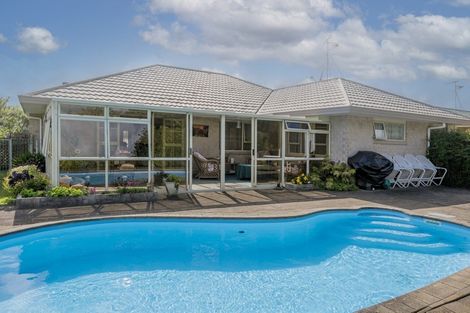 Photo of property in 12 Gimblett Court, Levin, 5510