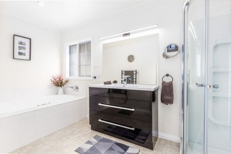Photo of property in 7 Tararua Close, Aotea, Porirua, 5024