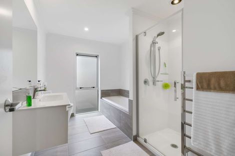 Photo of property in 16 Kiwa Crescent, Gulf Harbour, Whangaparaoa, 0930