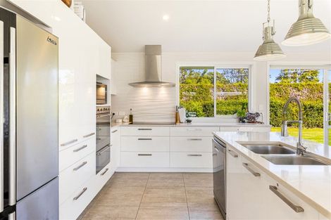 Photo of property in 773 Waitakere Road, Kumeu, 0891