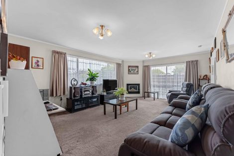 Photo of property in 5 Kirrama Place, Conifer Grove, Takanini, 2112
