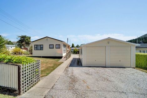 Photo of property in 24 Halsey Street, Clinton, 9534