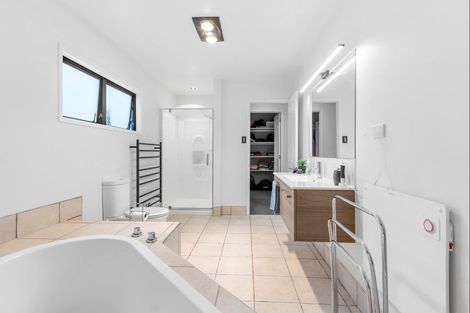 Photo of property in 96r Panorama Drive, Welcome Bay, Tauranga, 3175