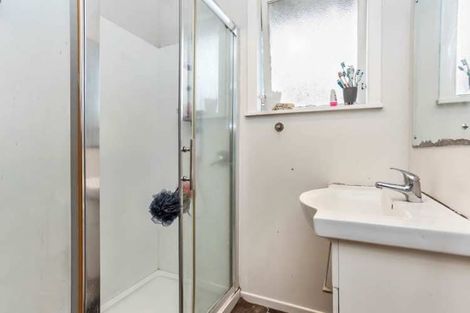 Photo of property in 127 Glengarry Road, Glen Eden, Auckland, 0602