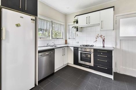 Photo of property in 15 Laurie Avenue, Papakura, 2110