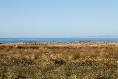 Photo of property in 3 Reefview Way, Flat Point, 5883