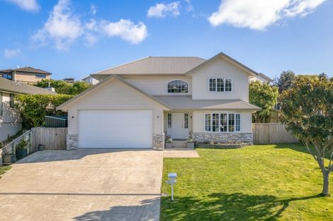 Photo of property in 7 Tararua Close, Aotea, Porirua, 5024