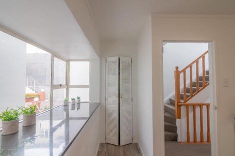 Photo of property in Mcfarlane Mews, 2u8 Mcfarlane Street, Mount Victoria, Wellington, 6011