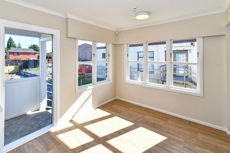 Photo of property in 1/72 Clevedon Road, Papakura, 2110