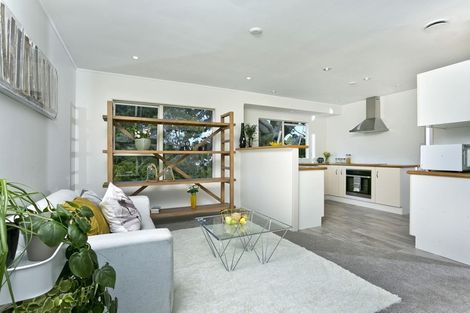 Photo of property in 10 Owl Court, Unsworth Heights, Auckland, 0632