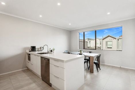 Photo of property in 6/4 Matimati Place, Hobsonville, Auckland, 0616