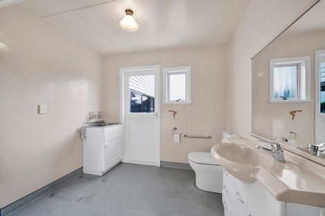 Photo of property in 134 Manawapou Road, Hawera, 4610