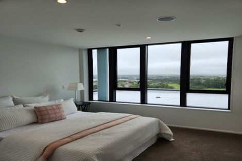 Photo of property in 1 Buscomb Avenue, Henderson, Auckland, 0610