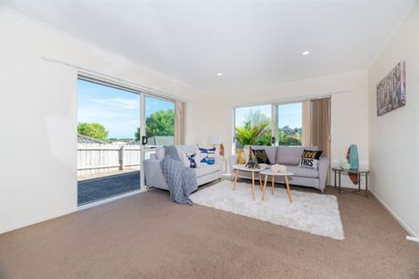 Photo of property in 27 John Brooke Crescent, East Tamaki Heights, Auckland, 2016