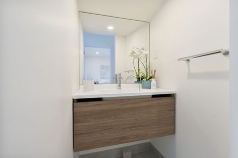 Photo of property in 8/6 Shakespeare Road, Milford, Auckland, 0620