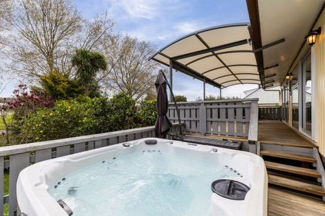 Photo of property in 106 Avondale Road, Taradale, Napier, 4112