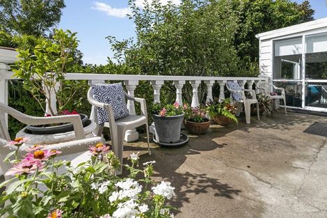 Photo of property in 1/6 Mahuta Grove, Northcote, Auckland, 0627