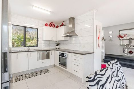 Photo of property in 52 Hewlett Road, Massey, Auckland, 0614